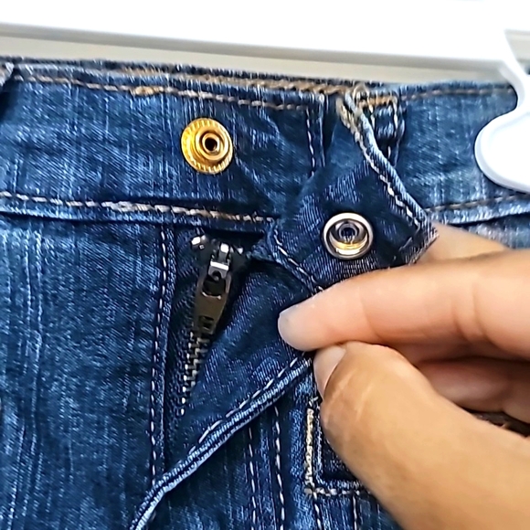 7 FOR ALL MANKIND | Toddler Girl's Embroidered Ruffle Top & Denim Jeans Set - Picture 10 of 16